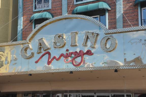 Um dos muitos cassinos em Paramaribo, no Suriname